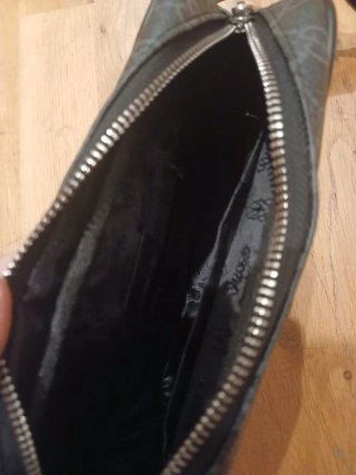 Riñonera Gucci Negra Monograma