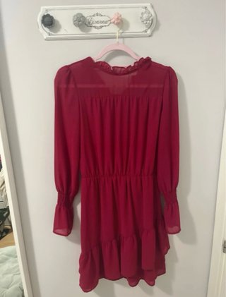 Vestido fucsia de manga larga