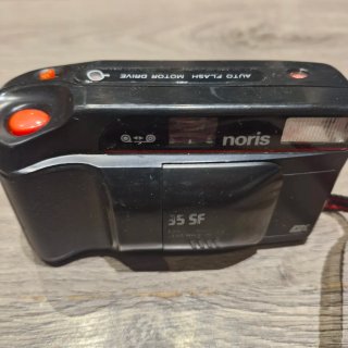 Fotocamere vintage MINOLTA Riva AF35 e Minolta 130
