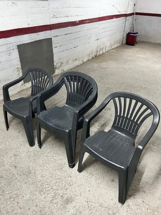 Sillas de plástico apilables (pack 5)