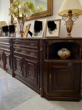 Aparador de salón madera oscura