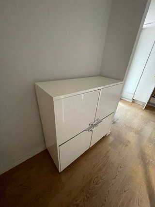 Cómoda y 2 Mesitas de Noche Blancas