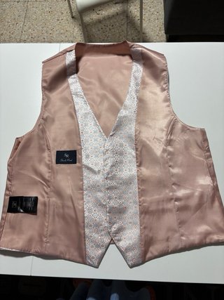 Chaleco y corbata hombre rosa y plata