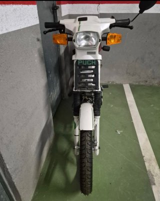 Ciclomotor Puch Maxi-El Blanco/Rojo