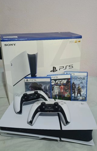 Consola PlayStation 5 + 2 Mandos + 3 Juegos