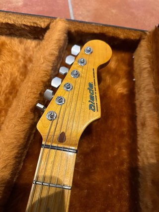 Guitarra Levinson VSC Vintage + Estuche