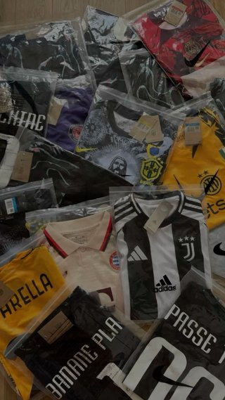 Camisetas de fútbol varias