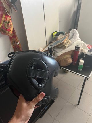 Casco de boxeo negro