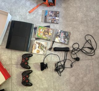 Consola PS3 con juegos y accesorios