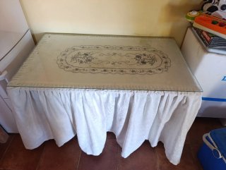 Mesa camilla cristal y tela