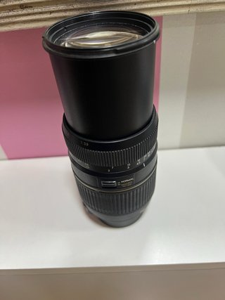 Tamron 70-300mm f/3.9-5.6 Di Macro
