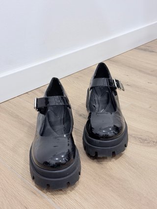 Zapatos Zara Mary Jane negros charol