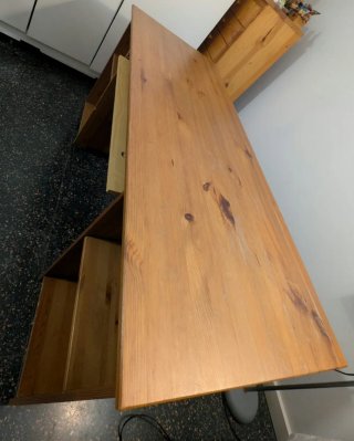 Escritorio madera pino macizo con ruedas