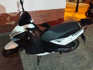 Moto 125cc Blanca