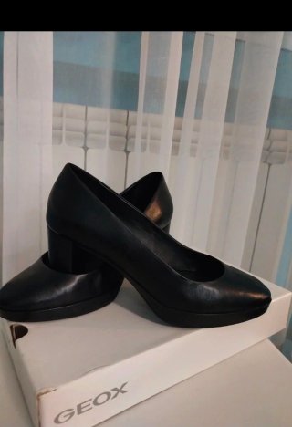 Scarpe Geox donna tacco nero