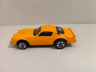 Hot Wheels Camaro 1983 Naranja