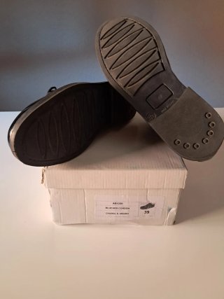 Zapatos cordones charol negros talla 39