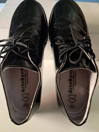 Zapatos cordones charol negros talla 39