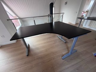Mesa escritorio negra esquinera