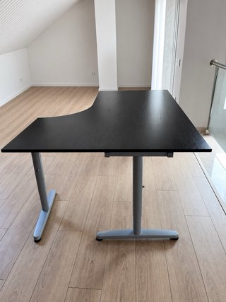 Mesa escritorio negra esquinera