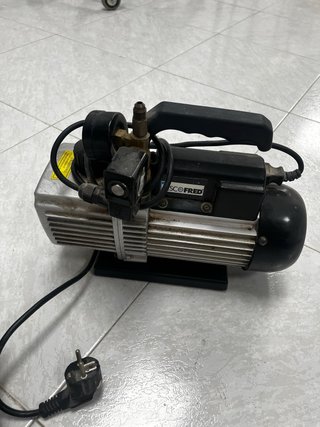 Bomba de Vacío FRED Profesional  con Vacuometro