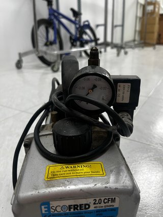 Bomba de Vacío FRED Profesional  con Vacuometro