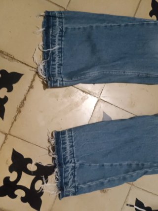 - Jeans Bershka acampanados talla L