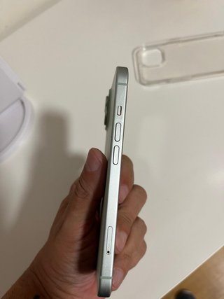 iPhone 15. Bateria 100%. 128GB
