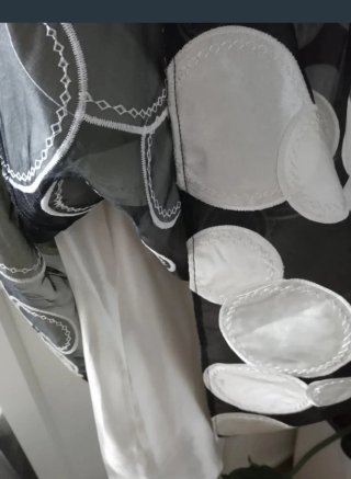 Vestido de fiesta lunares blanco y negro