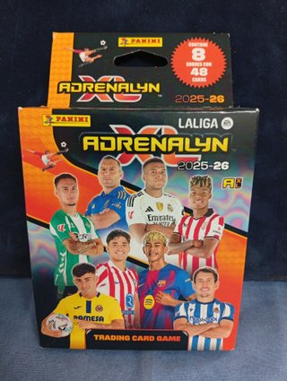 LOTE 38 CAJAS CROMOS ADRENALYN XL PANINI 2025-26,