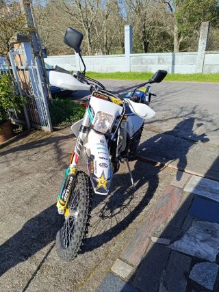 Husqvarna TE 300i Enduro Moto