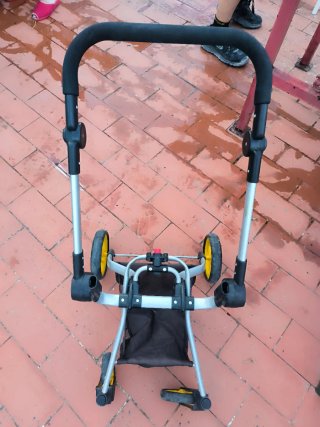 Carrito de muñecas Miyo amarillo