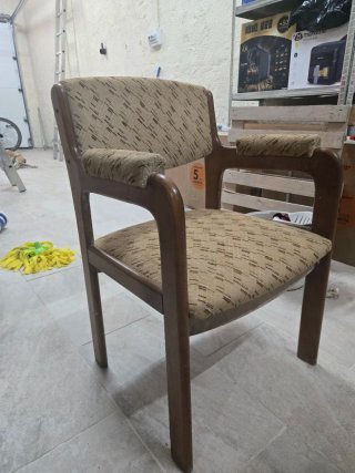 Silla de comedor tapizada madera