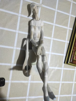 Figura de porcelana Arlequín
