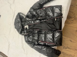 Chaqueta Moncler Negra Brillante