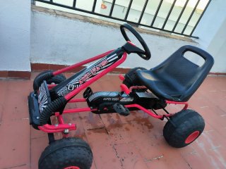 Coche de pedales rojo Super Rider