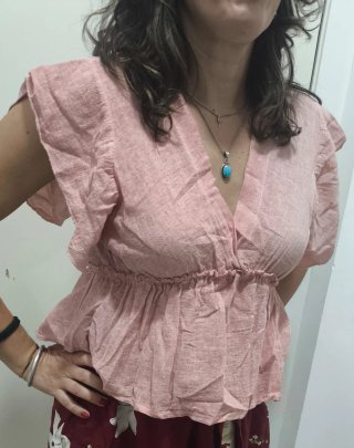 Top rosa cuello pico talla M
