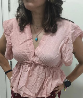 Top rosa cuello pico talla M