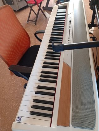 Piano Korg SP 250 como nuevo