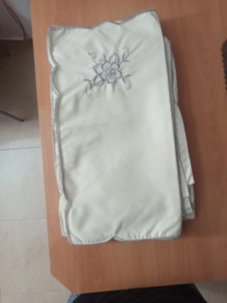 Set di tovaglie ricamate mai usate, 12 tovaglioli