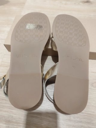 Sandalias planas acolchadas de Unisa talla 40