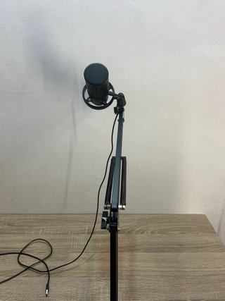 Micrófono gamer de escritorio abatible
