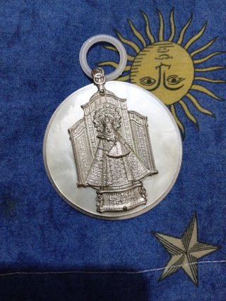 Medalla Virgen Plata Madre Perla