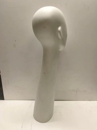Cabeza de maniquí blanca