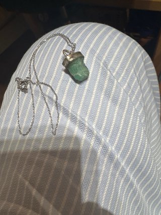 Colgante hecho a mano Beryl Emerald y con cadena