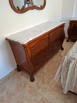 Dormitorio clásico madera maciza y mármol