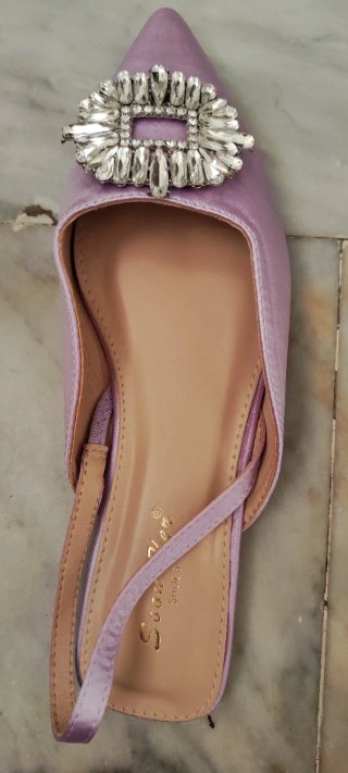 Zapatos rosas con pedrería