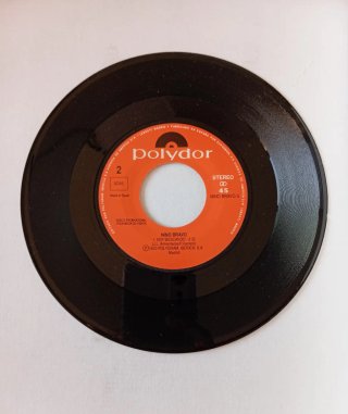 Nino Bravo - Un Beso y Una Flor / Voy Buscando