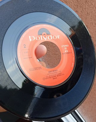 Nino Bravo - Un Beso y Una Flor / Voy Buscando