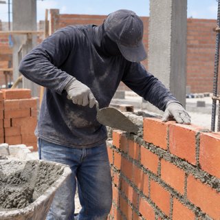 Estoy buscando trabajo si te falta algun ayudante